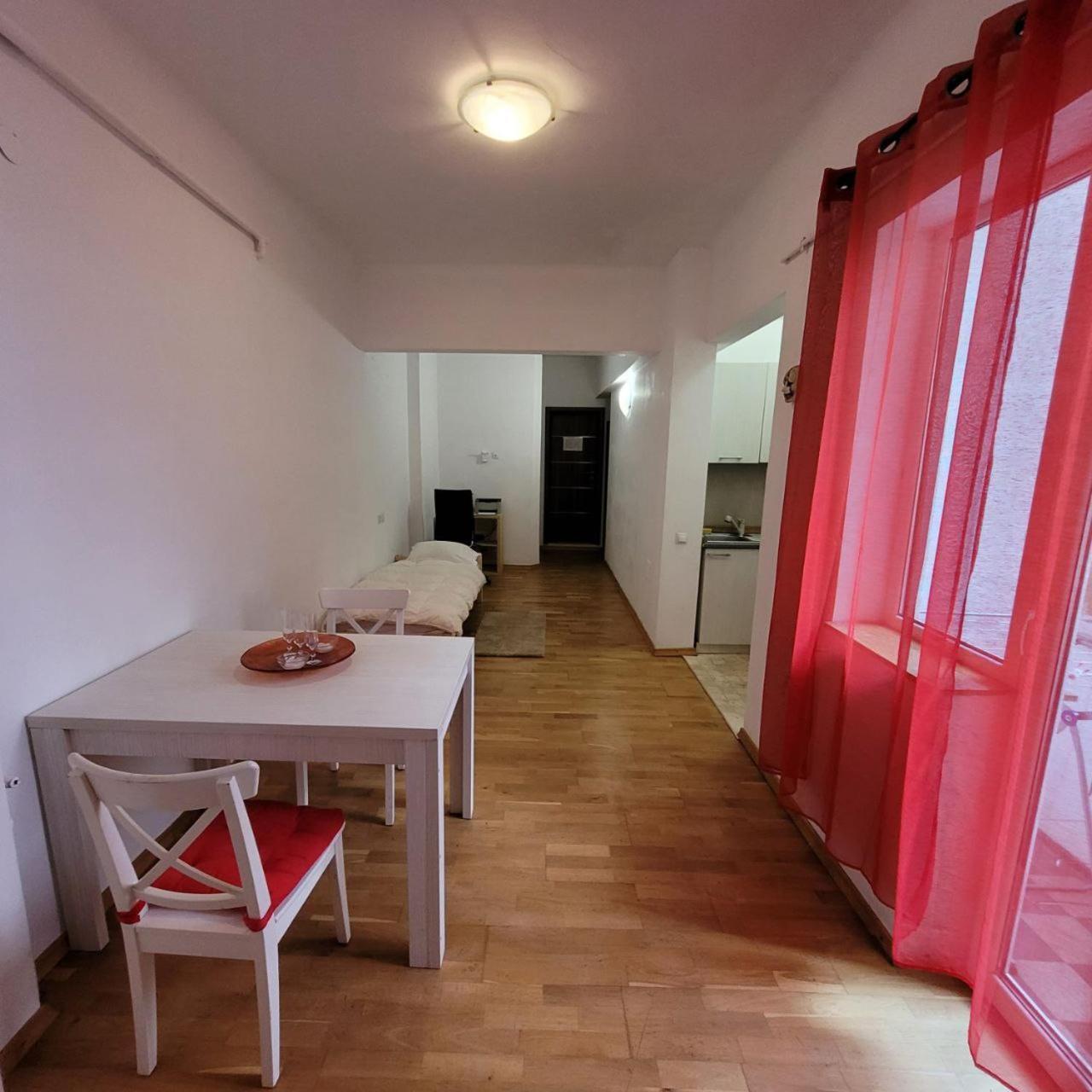 בוקרשט Anastasia Balcescu Apart 4 Self Check In Code From 2Pm Kitchen And Bedroom מראה חיצוני תמונה