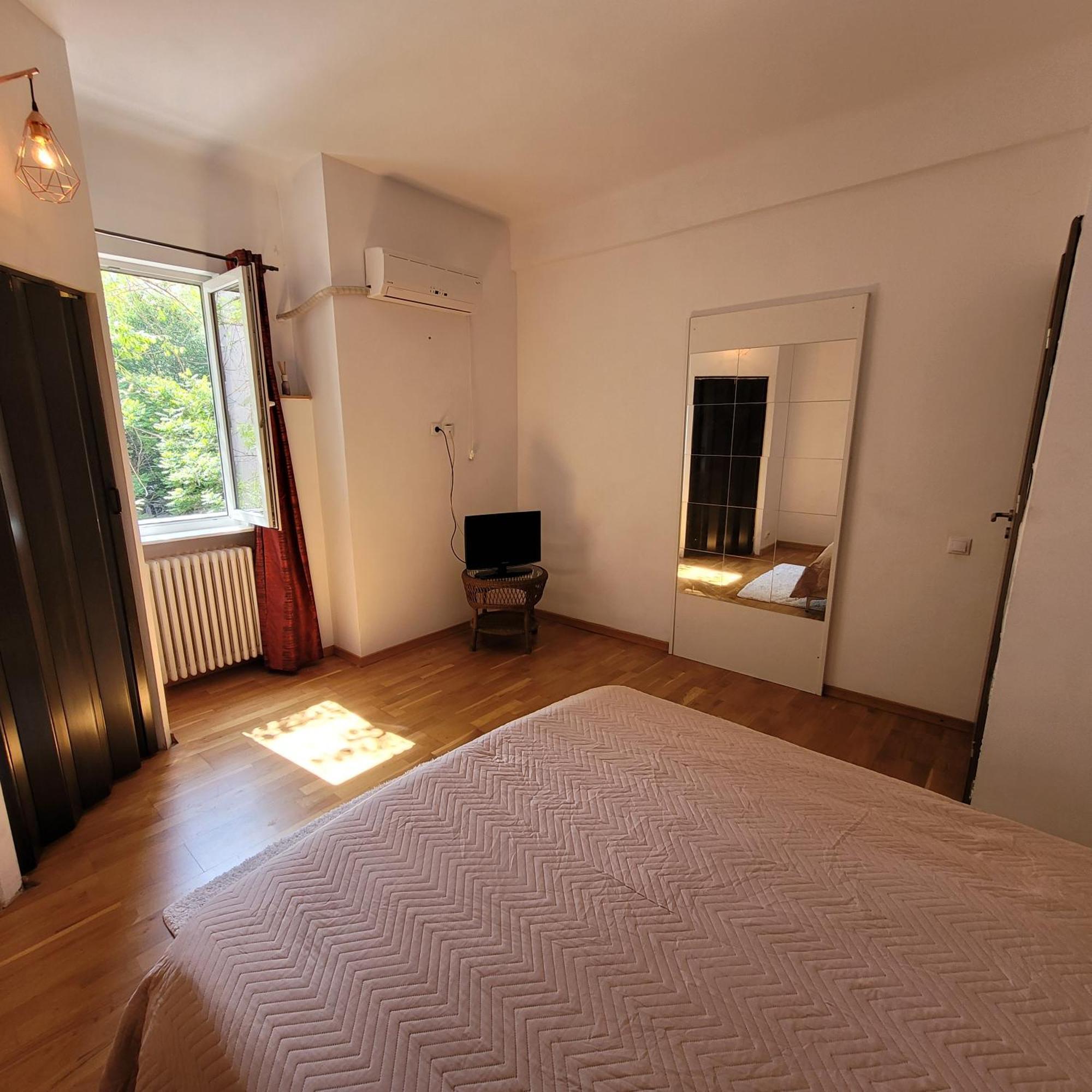 בוקרשט Anastasia Balcescu Apart 4 Self Check In Code From 2Pm Kitchen And Bedroom מראה חיצוני תמונה